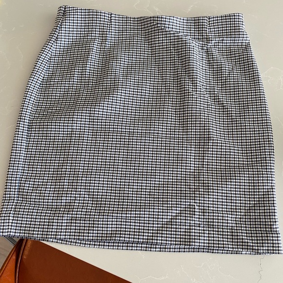 Plaid pencil skirt - Dynamite - Picture 2 of 4